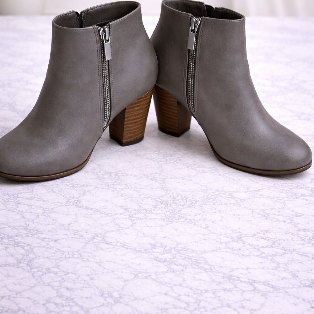 APTO Gray Ankle Booties – NWOT – Size 8.5 - Picture 3 of 7